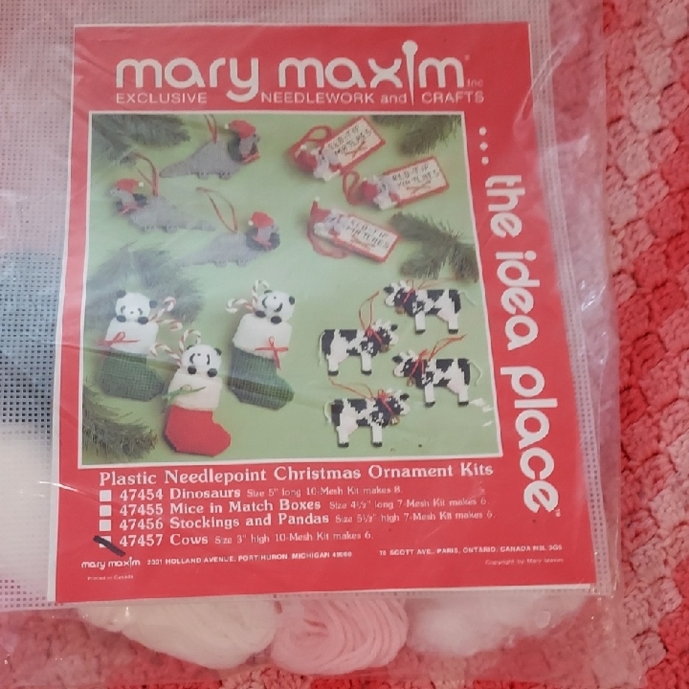 Mary Maxim Christmas Ornament Craft Kit - Red, White, Green